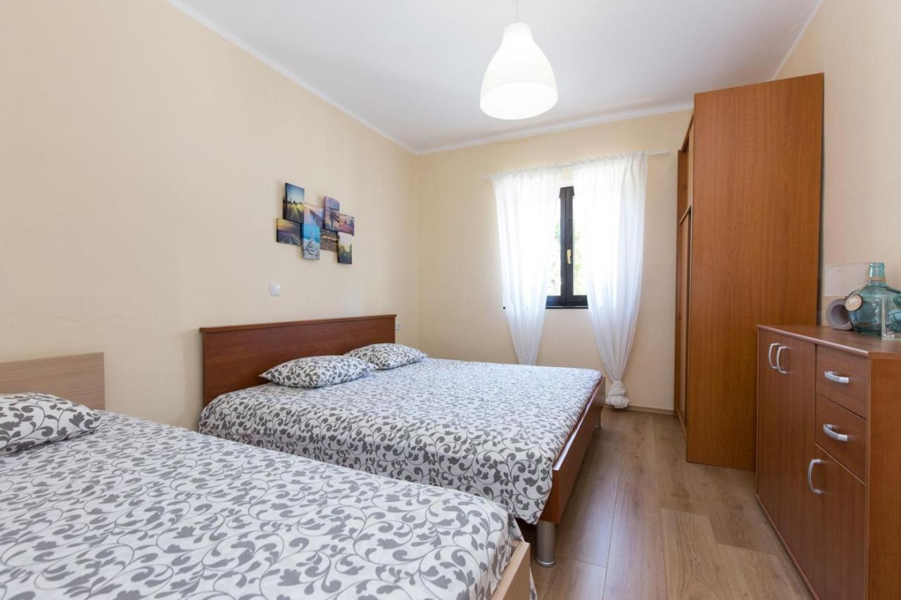 Apartments Adrijana Malinska Ngoại thất bức ảnh