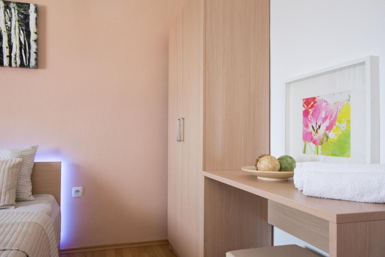 Apartments Adrijana Malinska Ngoại thất bức ảnh