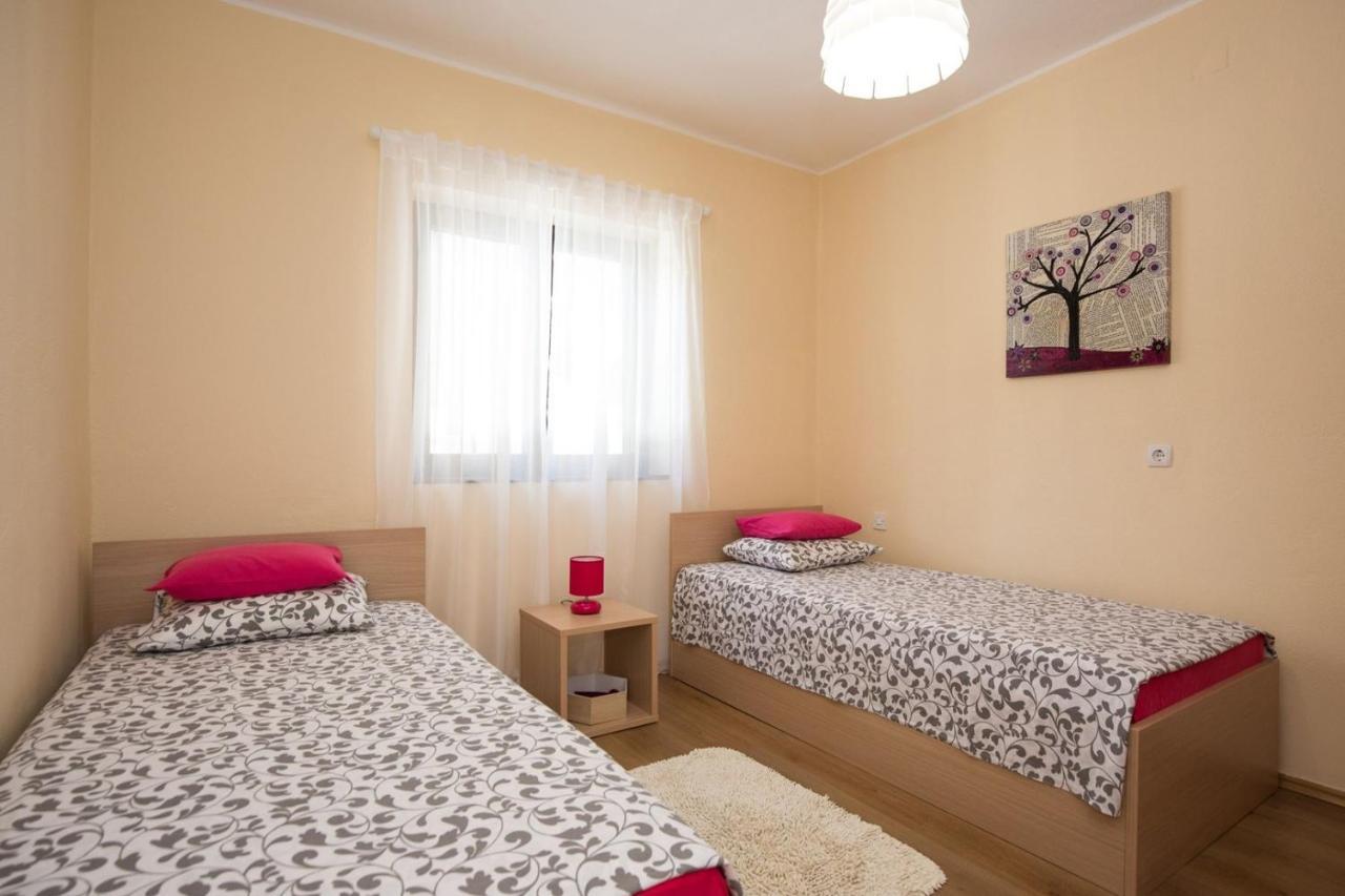 Apartments Adrijana Malinska Ngoại thất bức ảnh