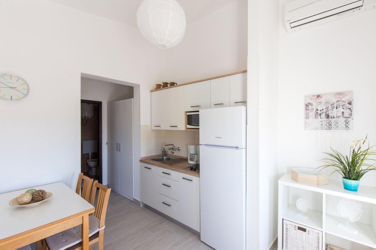 Apartments Adrijana Malinska Ngoại thất bức ảnh