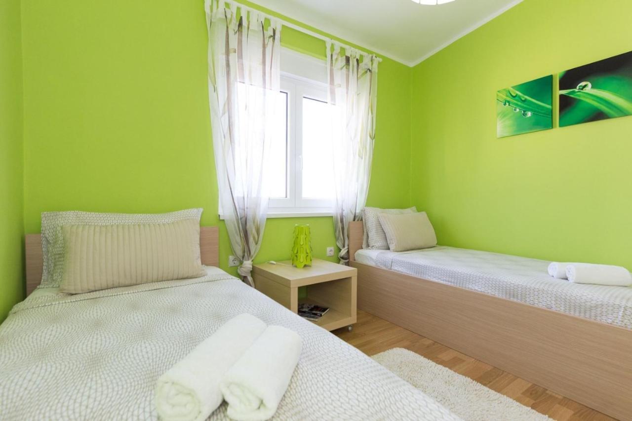Apartments Adrijana Malinska Ngoại thất bức ảnh