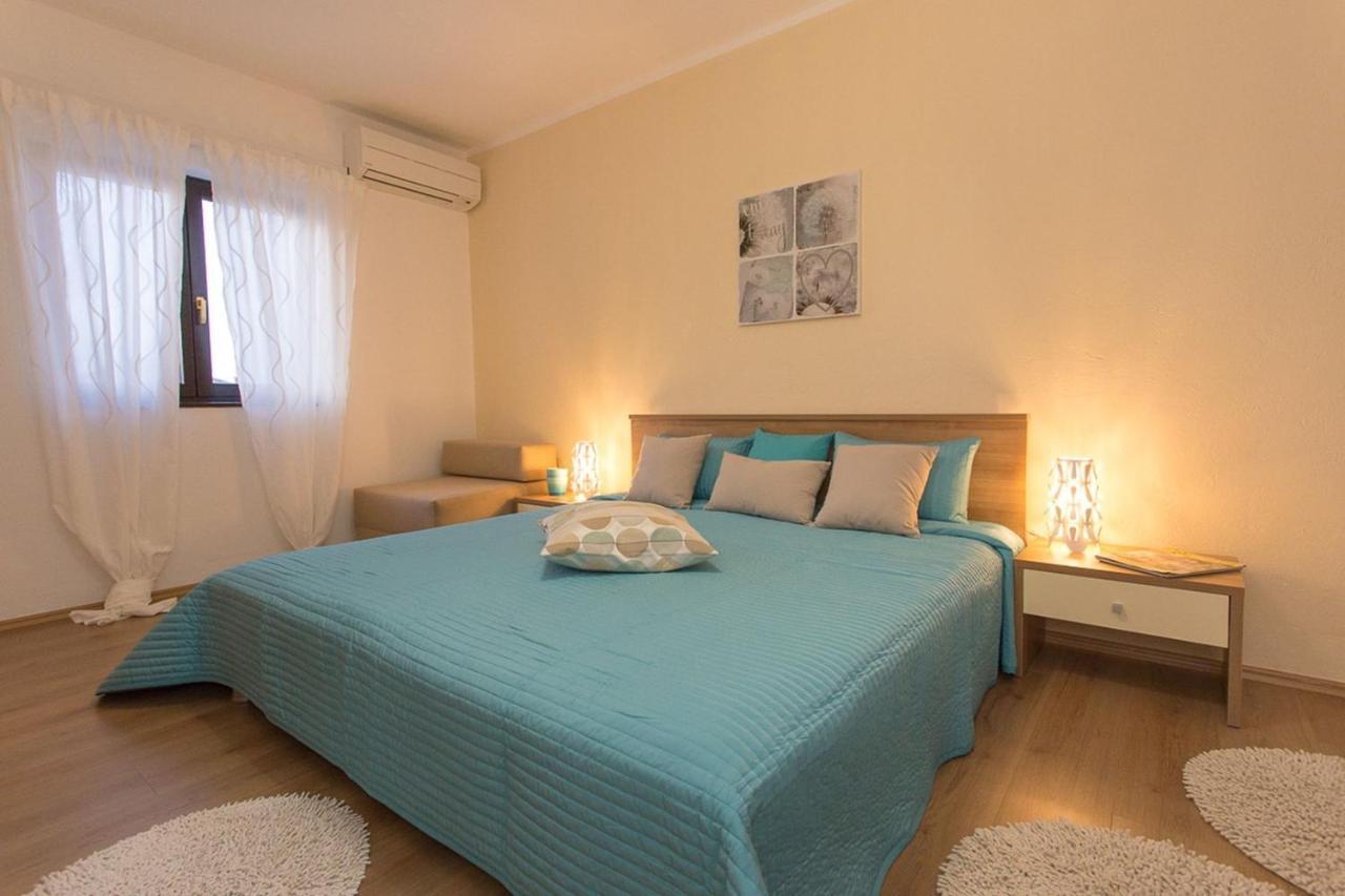 Apartments Adrijana Malinska Ngoại thất bức ảnh